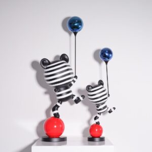Evelyn Custom Pop Art Style Resin Crafts Creative Striped Balloon Bear Sculpture Ornament Home Decoration Furnishing